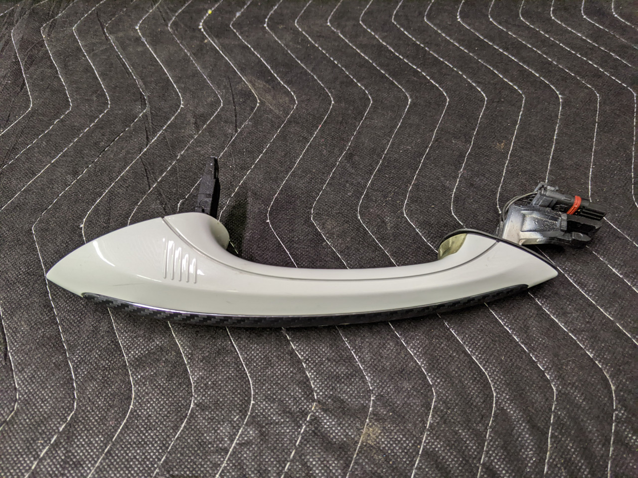 BMW F01/F02/F03/F04/F06/F07/F10/F11/F12/F13 Exterior Door Grab Handle Right 51217231934 - Image 2