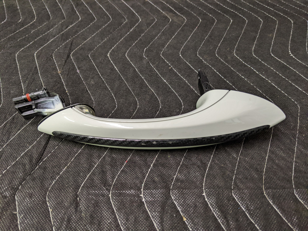 BMW F01/F02/F03/F04/F06/F07/F10/F11/F12/F13 Exterior Door Grab Handle Right 51217231934 - Image 3