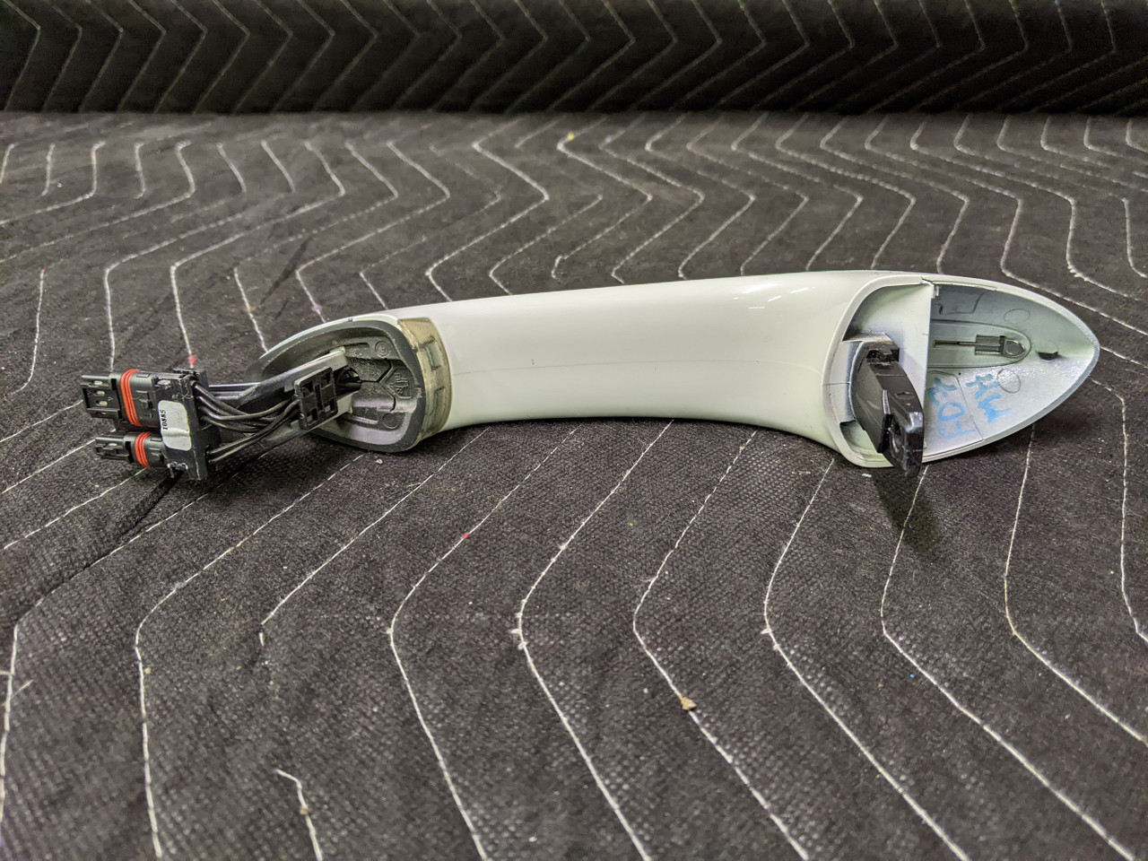 BMW F01/F02/F03/F04/F06/F07/F10/F11/F12/F13 Exterior Door Grab Handle Right 51217231934 - Image 4